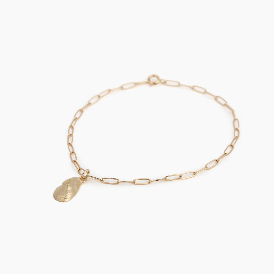 tiny shell bracelet