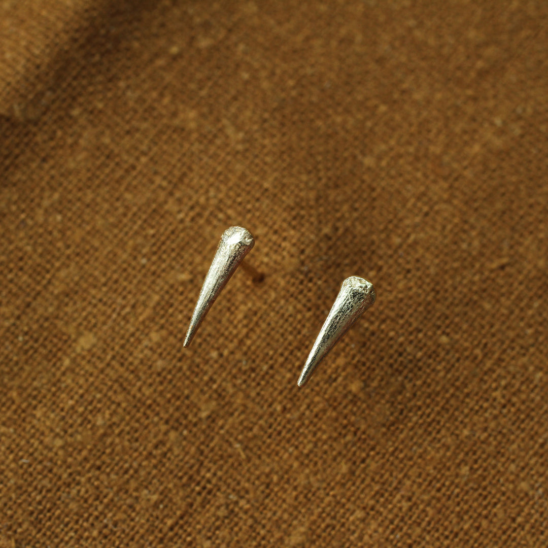catbriar thorn studs