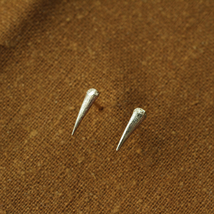 catbriar thorn studs