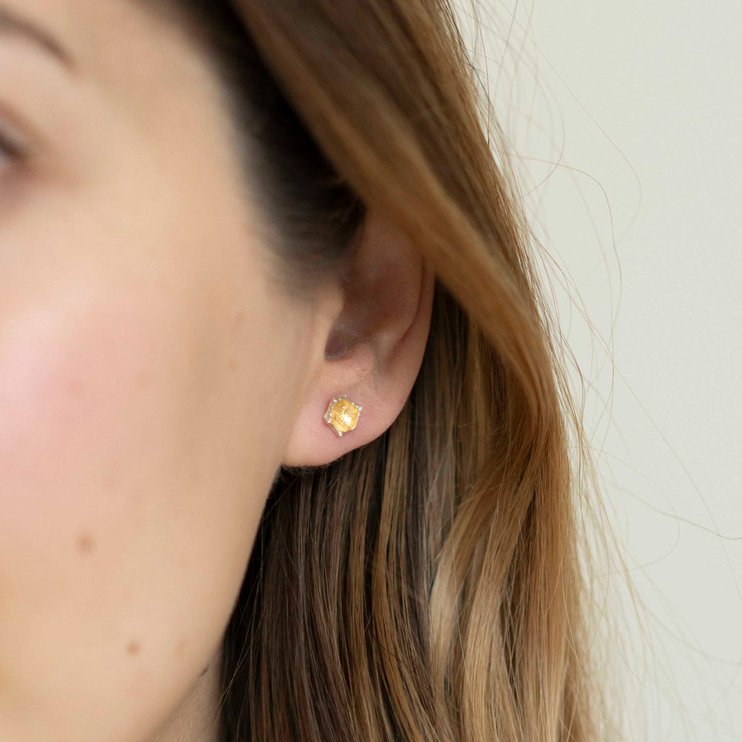 honeycomb studs