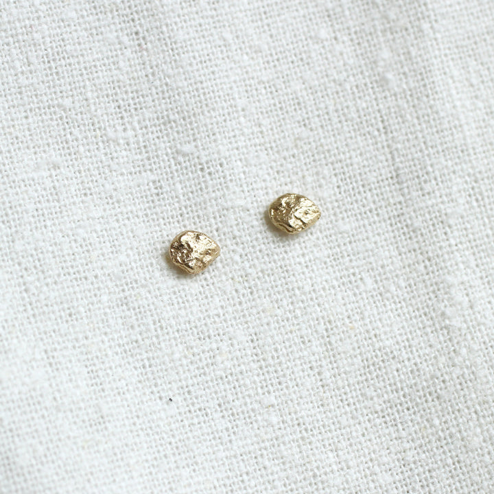 ocean pebble studs