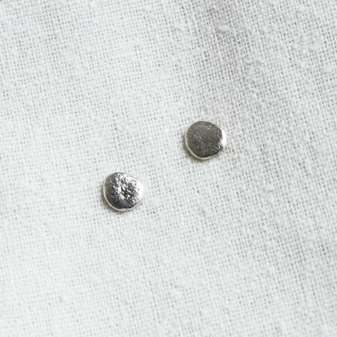 skipping stone studs