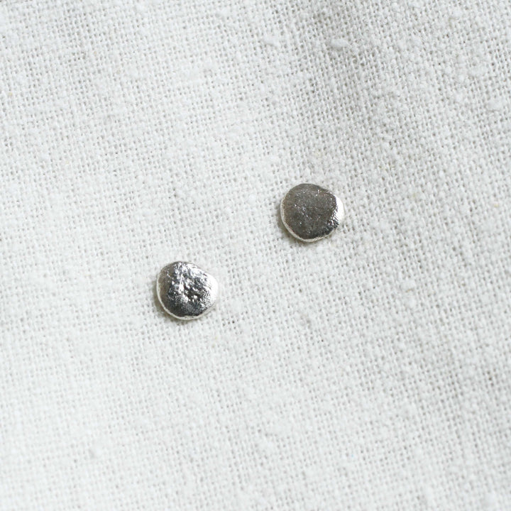 skipping stone studs