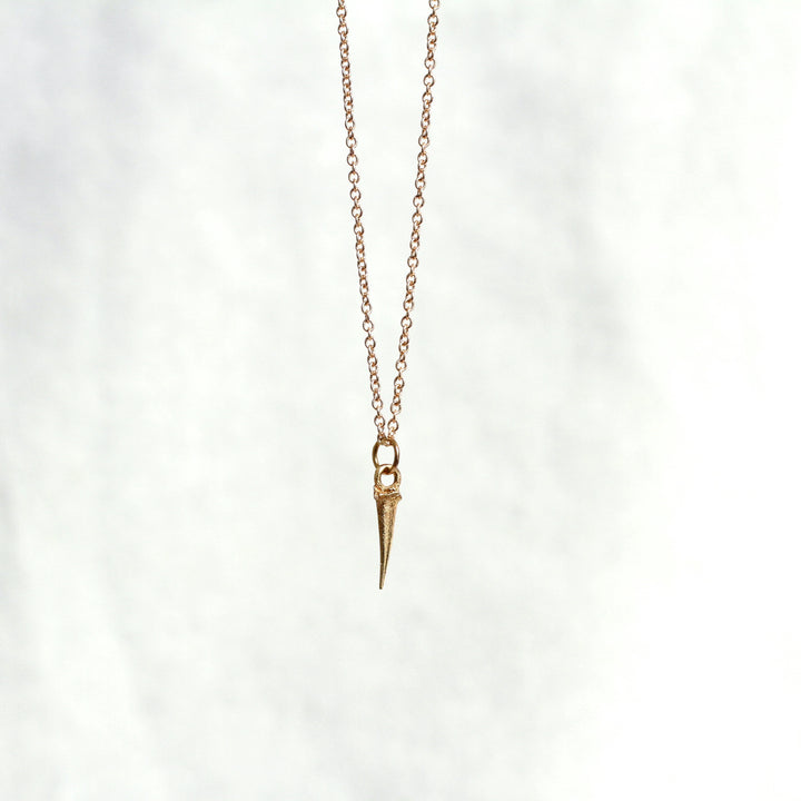 catbriar thorn necklace