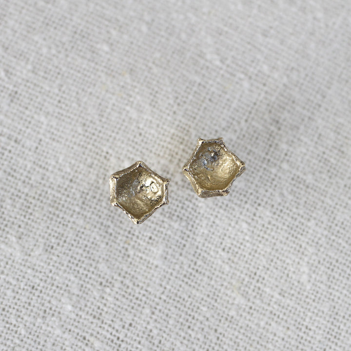 honeycomb studs