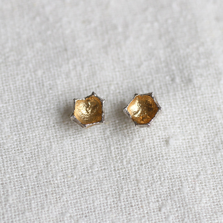 honeycomb studs
