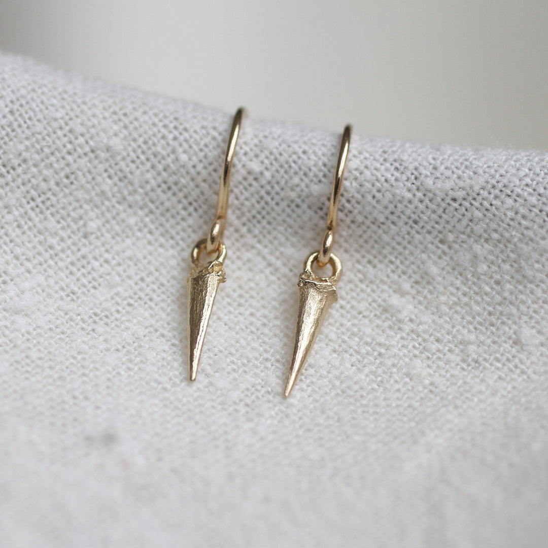 catbriar thorn earrings