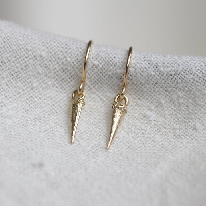 catbriar thorn earrings