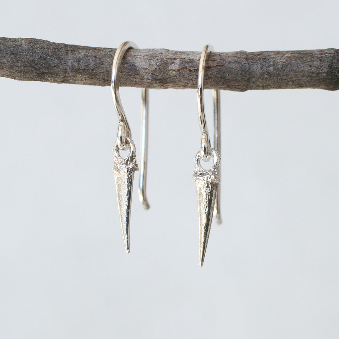 catbriar thorn earrings