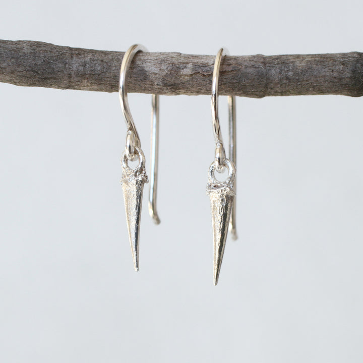 catbriar thorn earrings