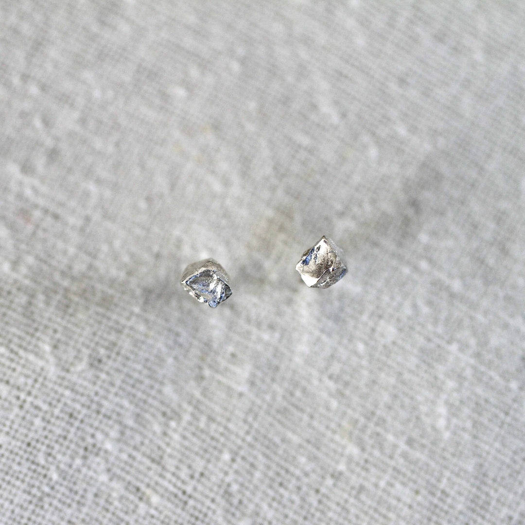 cacao nib studs