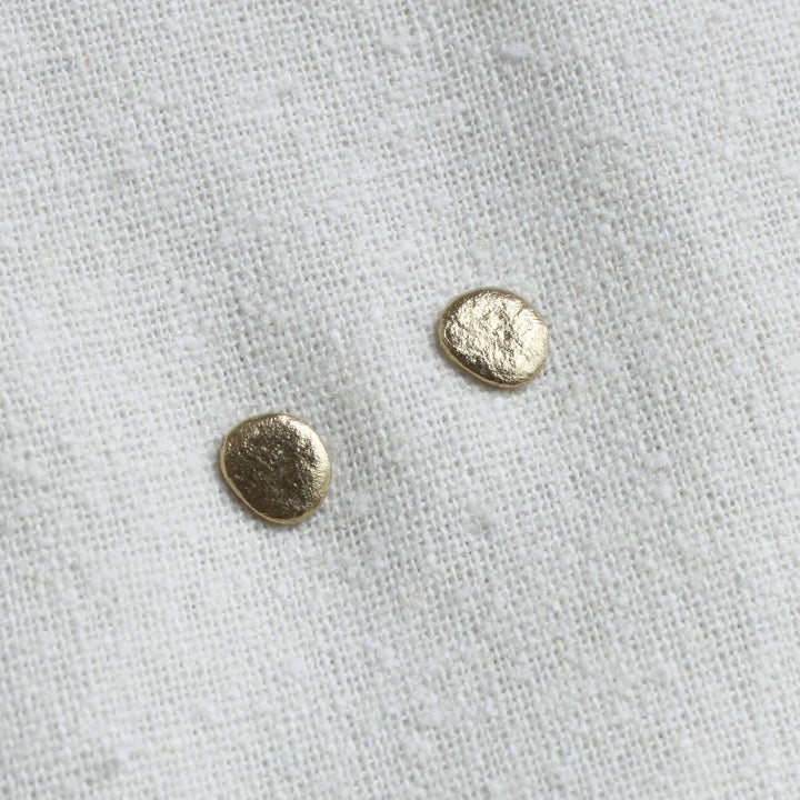 skipping stone studs
